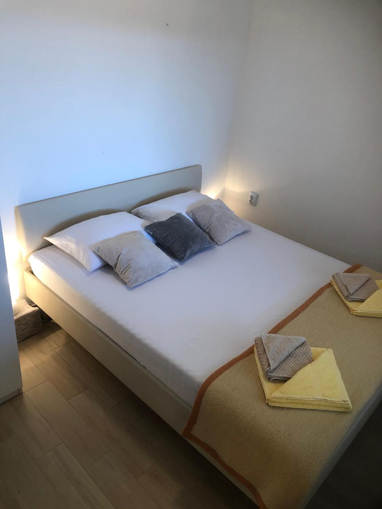 Apartments Danijela Lumbarda Chambre photo